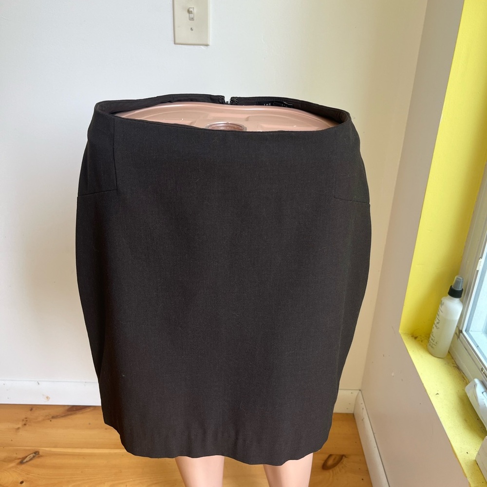 The Limited Classic Black Pencil Skirt